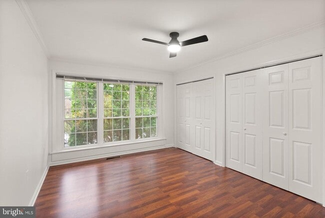 Building Photo - 1949 Kennedy Dr