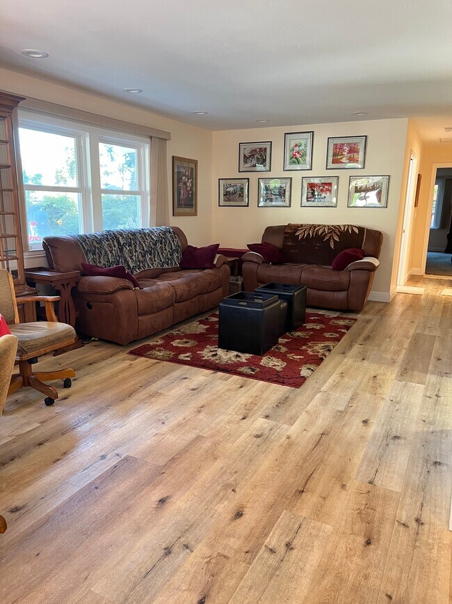 Building Photo - 9006 Soquel Dr