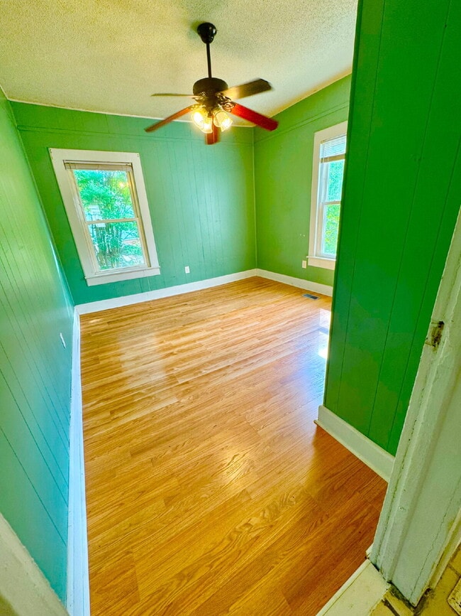 Building Photo - 2 bedroom, 1 bathroom home in Westminster