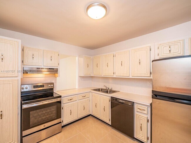 Building Photo - 8161 SW 24th Ct