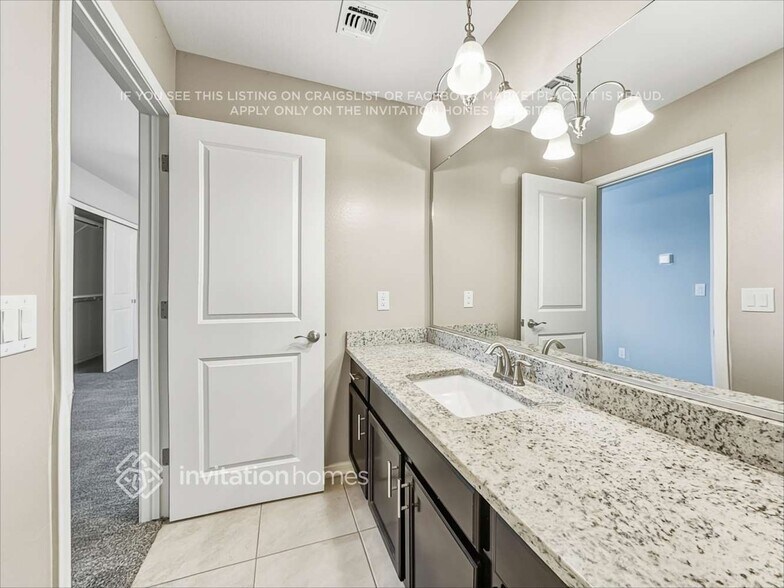 Building Photo - 8015 W Agora Ln