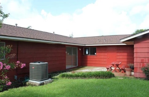 Building Photo - 2140 Yupon St