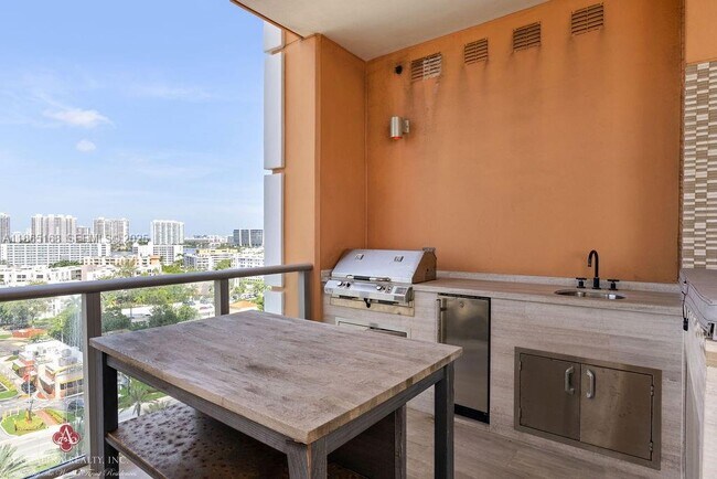 Building Photo - 17749 Collins Ave