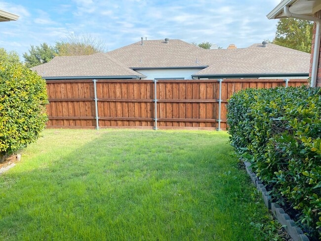 Building Photo - 3907A Irvine Dr