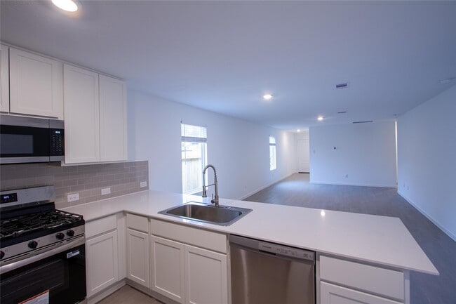 Building Photo - 1551 Sunset Ridge Dr