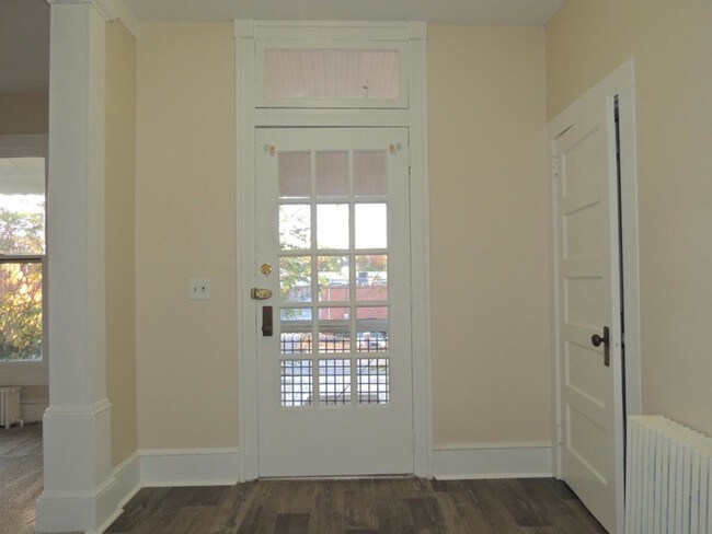 Building Photo - 211 South Irish Street #4