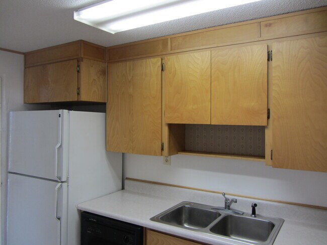 Building Photo - 300 Miracle Strip Pkwy