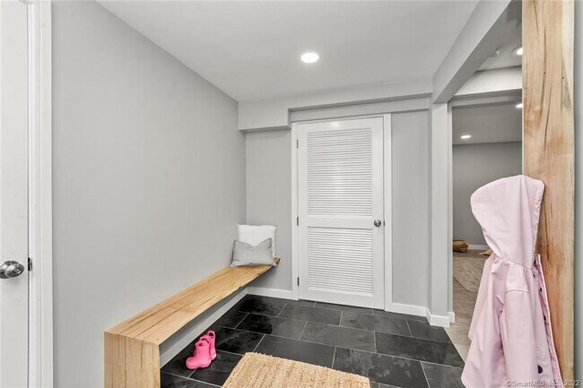 Building Photo - 50 Catoonah St