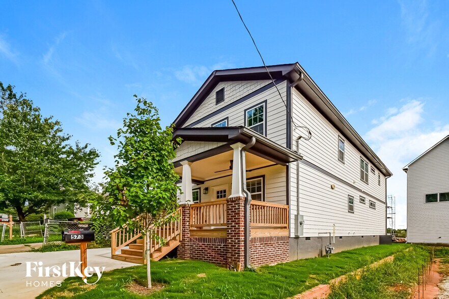 Building Photo - 573 Middle St SW