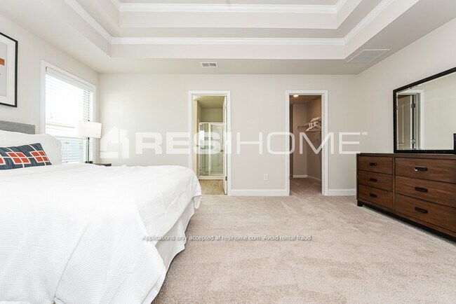 Building Photo - 501 Fiery Warbler St