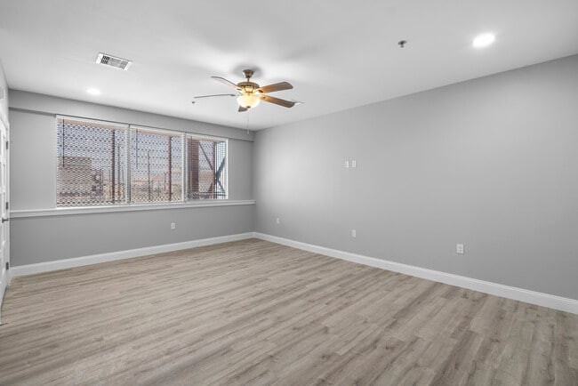 Building Photo - Imperial Apartments