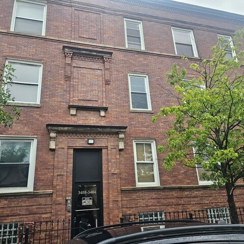 Primary Photo - 3408 W Congress Pkwy