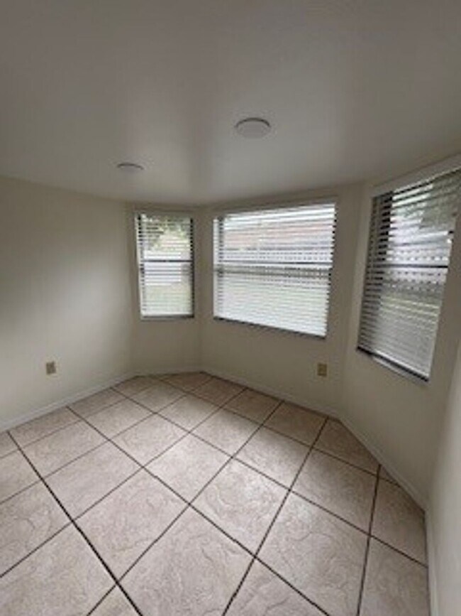 Building Photo - 895 Wandering Pine Trail