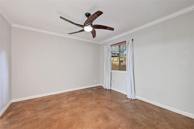 Building Photo - 1100 Azie Morton Rd