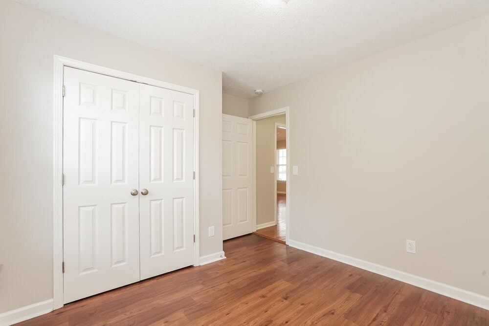 Building Photo - 725 Veneta View Dr