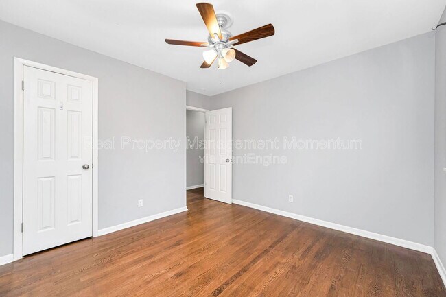 Building Photo - 603 E Greenwood St