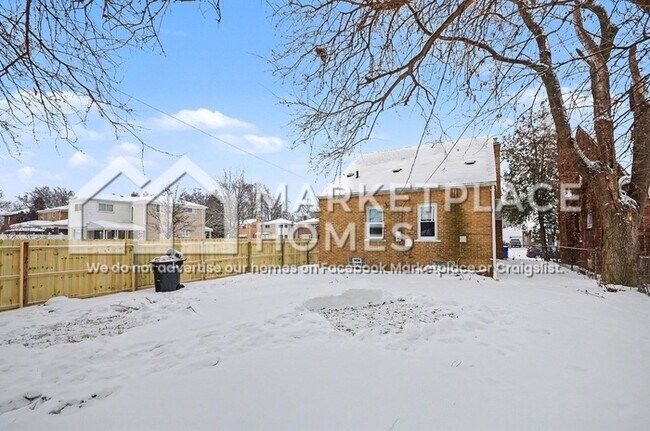 Building Photo - 15915 Sussex St