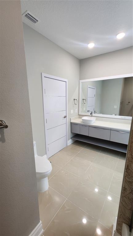 Building Photo - 1968 Greenbriar Ter