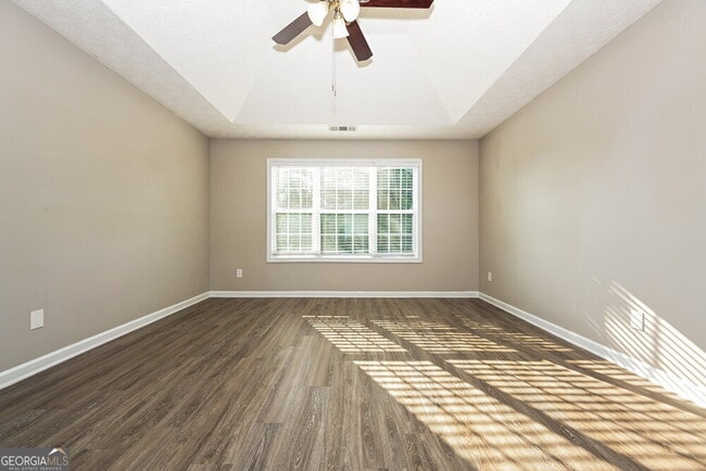 Building Photo - 342 Summit View Dr
