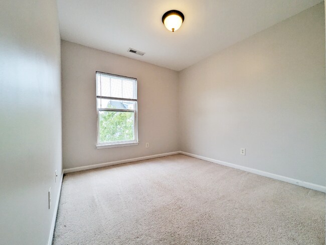 Building Photo - 153 Braeside Ct