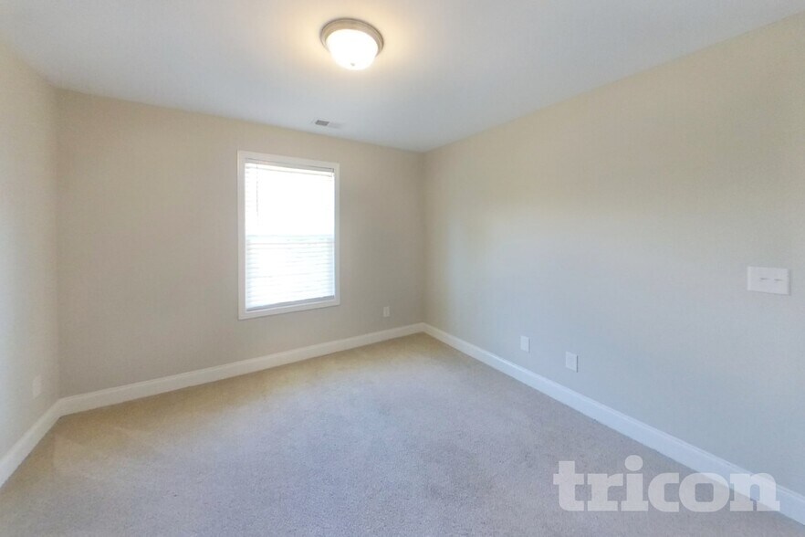 Building Photo - 228 Hallmark Cir