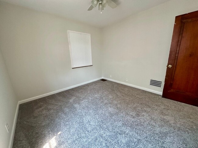 Building Photo - CHEVIOT: Charming 3+ bed 1.5 bath 1 car