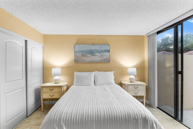 Building Photo - 229 Old Meadow Way