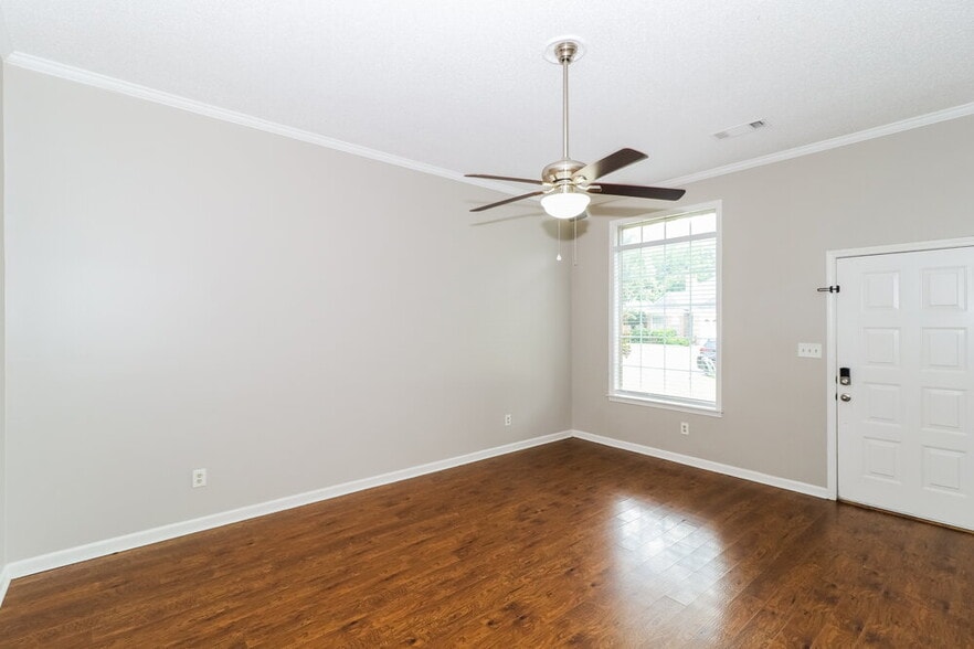 Building Photo - 2268 Lake Hill Ct