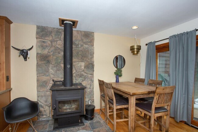 Building Photo - 2 bedroom in Frisco. Walk to Main Street! Garage and Yard! Hot tub!