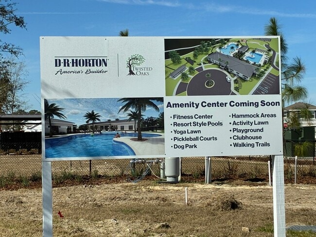 Building Photo - 3 bedroom, 2.5 bath Townhome