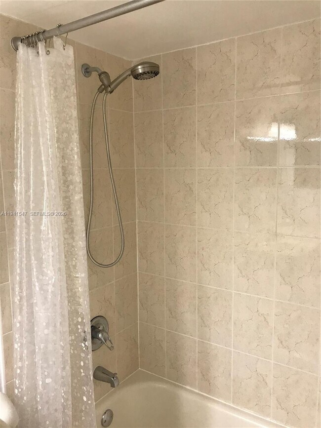 Building Photo - 731 N Pine Island Rd