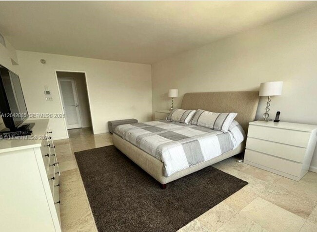 Building Photo - 5161 Collins Ave
