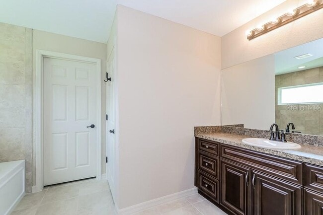 Building Photo - 419 Marion Oaks Pass