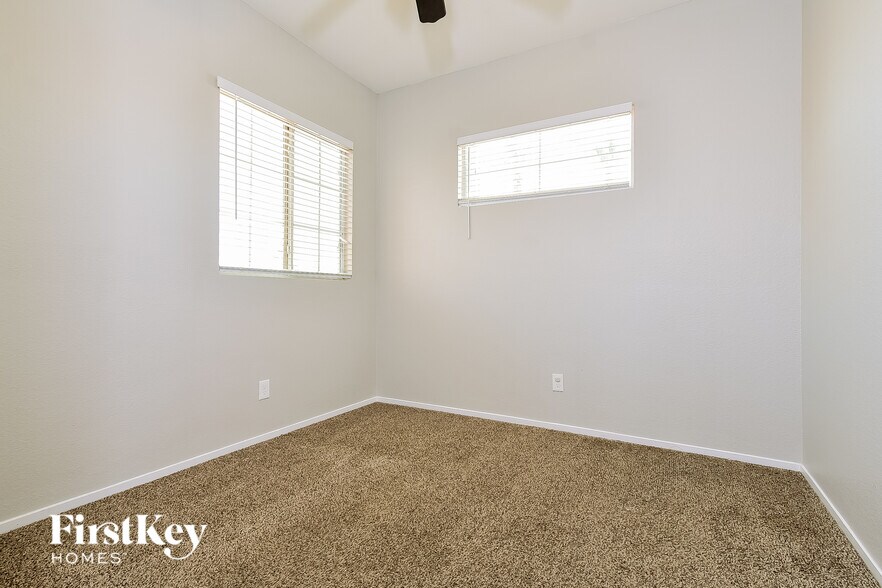 Building Photo - 6046 Evening View St