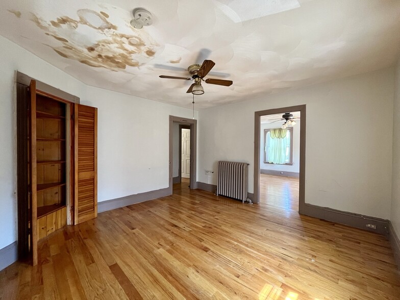 Building Photo - 10 Hamden Cir