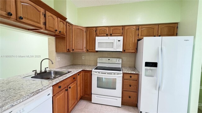Building Photo - 870 NE 212th Terrace