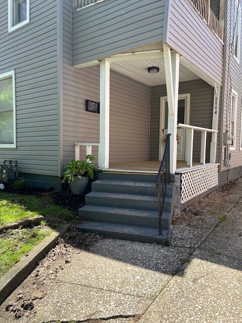 Exterior - 2114 Cherry St