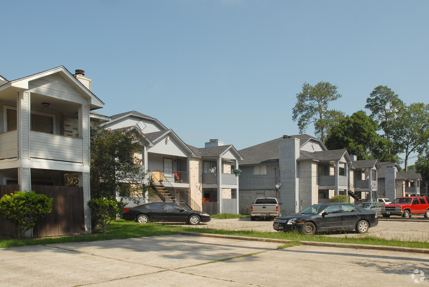 Primary Photo - Jefferson Square Apartments