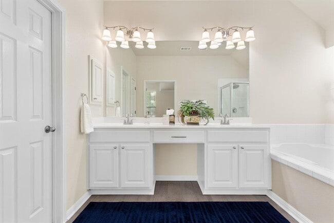 Building Photo - 313 Greenside Ln