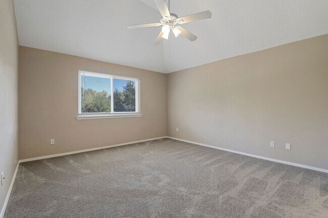 Building Photo - 4010 David Dr