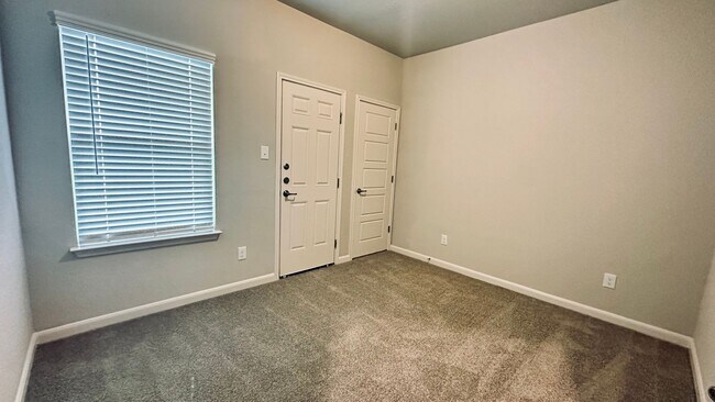 Building Photo - Newly Built Duplex on the Far West Side!