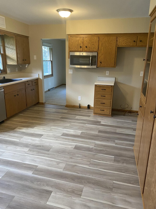 Building Photo - 18105 Milwaukee Ave