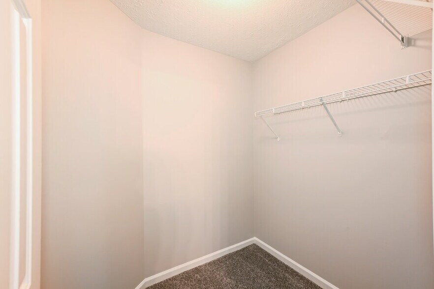 Building Photo - 3656 Burwick Pl