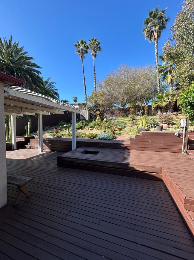 Building Photo - Charming 3 bedroom 1.5 bath home in La Mesa, with brand new Spa Jacuzzi! $3,295