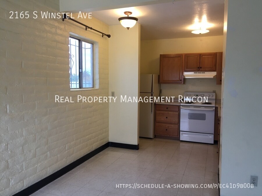 Building Photo - 2165 S Winstel Ave