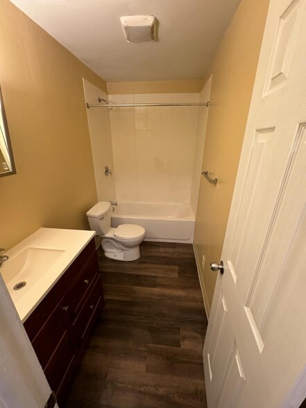 Studio Bathroom 110-7 - JJN Properties at Polk Street