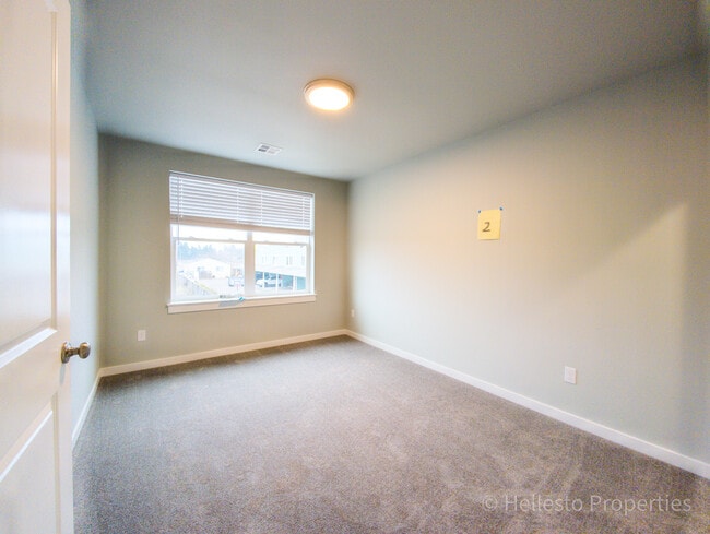 Building Photo - 2494 SW Coho St