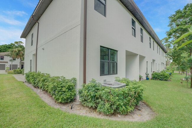 Building Photo - 352 Bella Sol Way