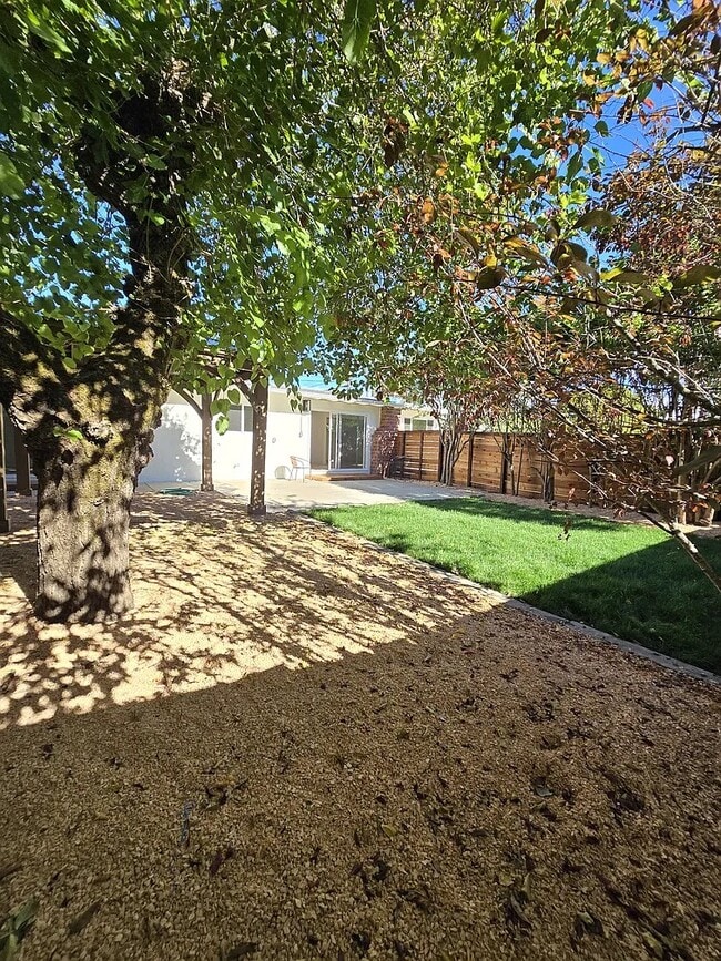 Building Photo - 5 Ormond Ct