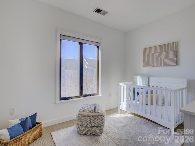 Building Photo - 636 Garden District Dr